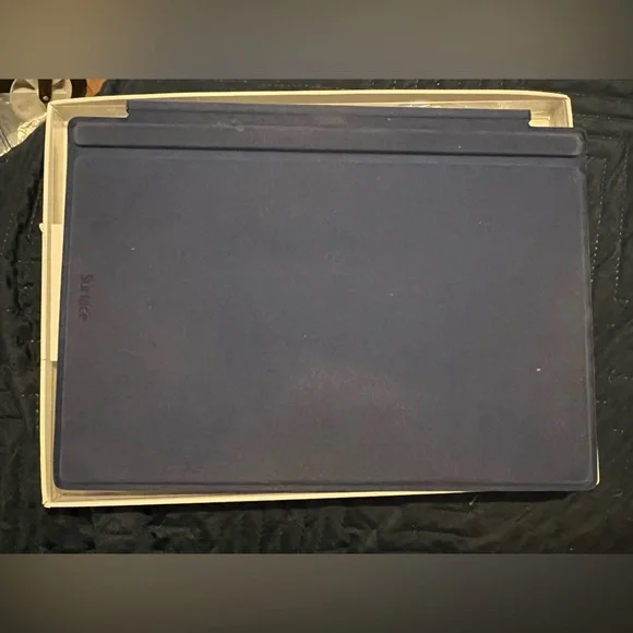 Surface Pro French Keyboard - Picture 3 of 9